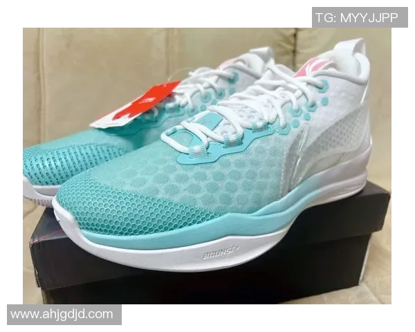 韦德亲临签约仪式李宁品牌韦德之道与篮网新秀杰明达成合作