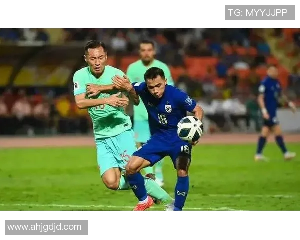 日本U20在加时赛被法国绝杀球员痛苦瘫倒赛场泪如雨下