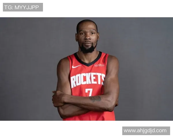 火箭媒体人质疑乌度卡为何不换下小贾而坚持留他在场上