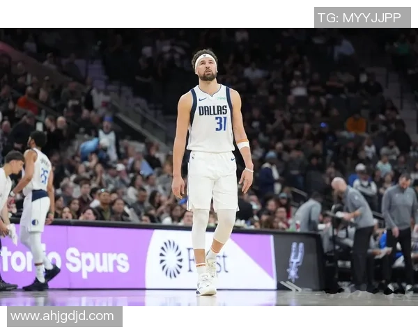 美记透露独行侠雄鹿太阳曾考虑引进保罗湖人也在选项之列